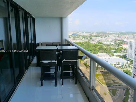 Building Photo - 1717 N Bayshore Dr