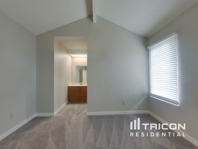 Building Photo - 801 Newport Way