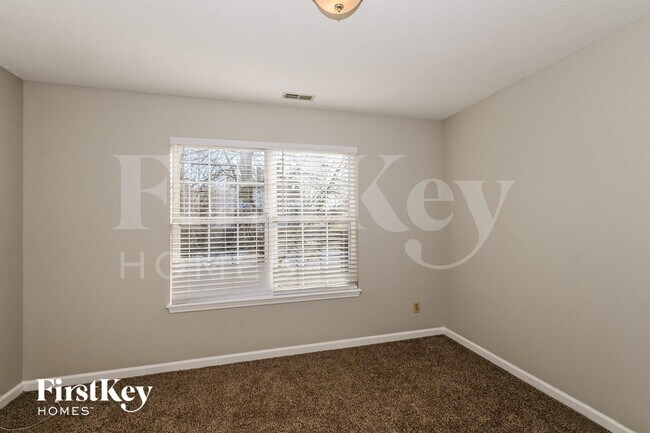 Building Photo - 4804 Oakton Way