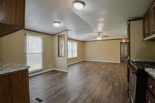 Building Photo - 132 Birchwood Dr