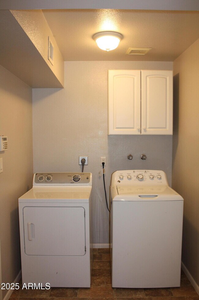 Building Photo - 15420 N 58th Ave