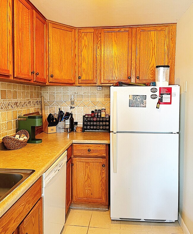 Building Photo - 40 Owen St