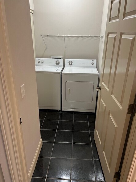 Laundry Room - 605 Grandview Ct