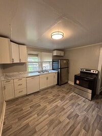 Building Photo - Spacious 2 Bed House - Waiting for you to Call HOME! DEPOSIT-FREE Renting option thru OBLIGO! Dep...