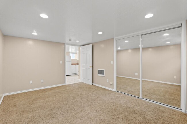 Building Photo - 137 E 600 N