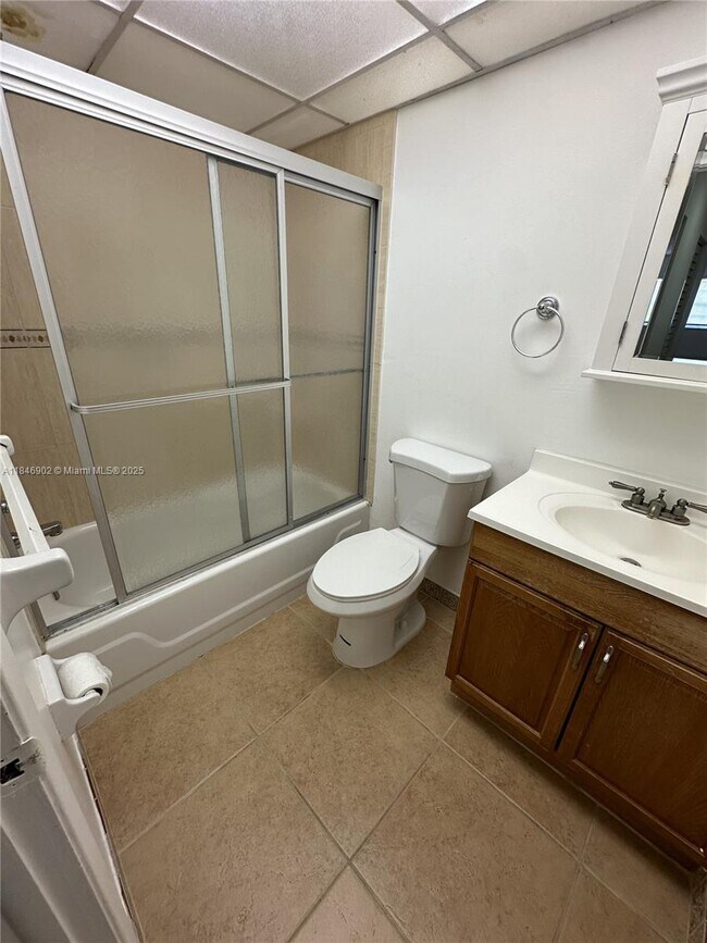 Building Photo - 8107 SW 72nd Ave