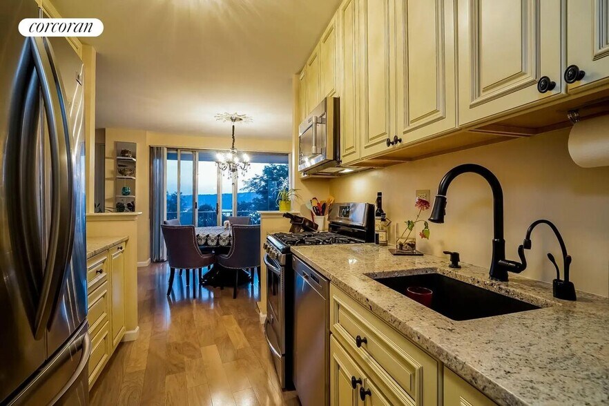 Building Photo - 4455-4465 Douglas Ave