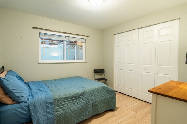 Building Photo - 4106 NE Senate St