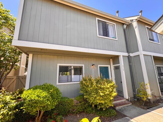 Building Photo - 838 Andromeda Ln