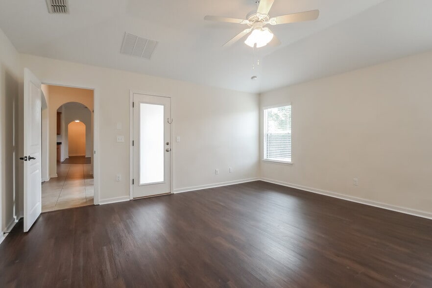 Building Photo - 1709 N Cappero Dr