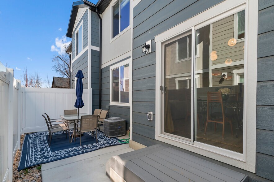 patio - 678 W 1870 S