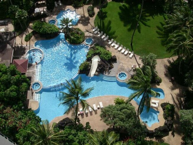 Building Photo - 1 bedroom in Highly Desirable building in Hawaii Kai