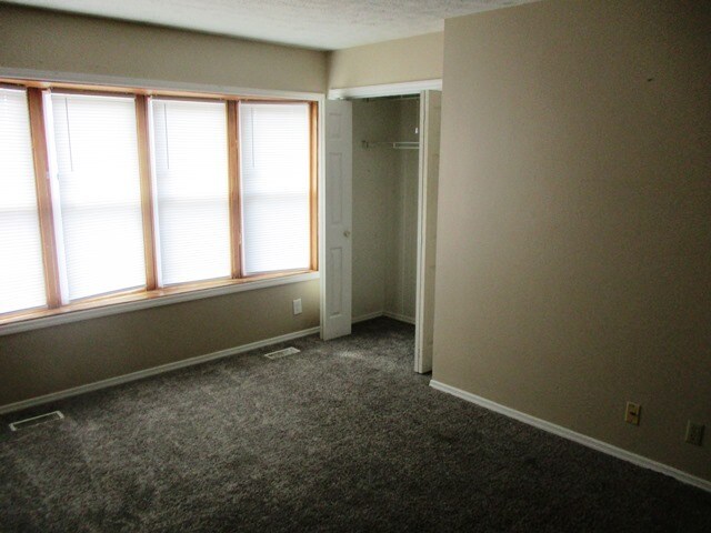Building Photo - 1700 Rockingham Dr