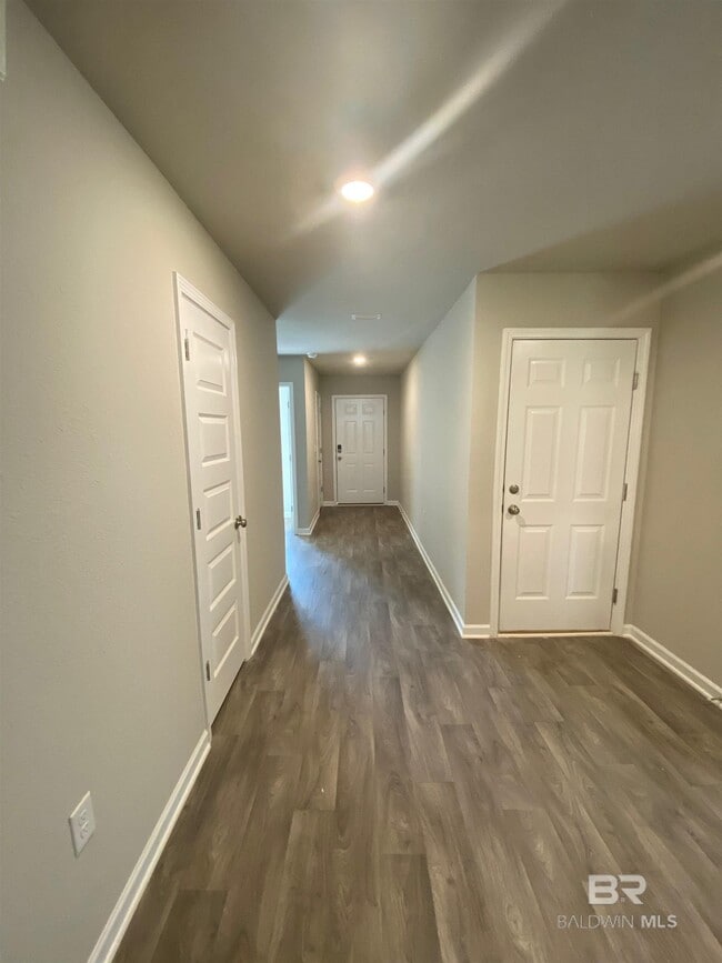 Building Photo - 270 Preston Wy