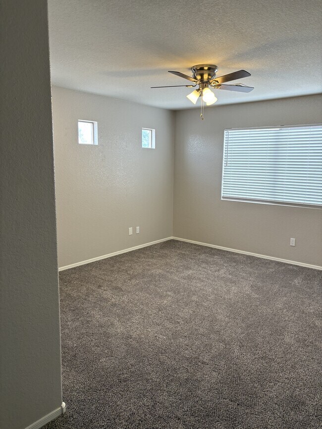 Building Photo - 2648 S 84th Gln