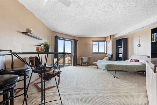 Building Photo - 78 10th St E