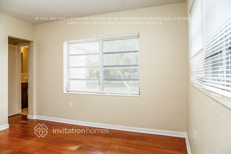 Building Photo - 245 NW 124th St