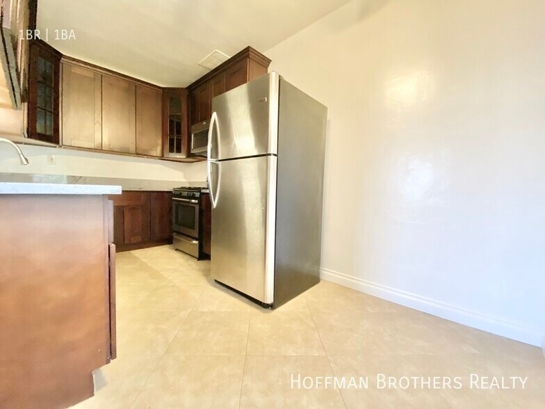 Primary Photo - 800 N Las Palmas Ave