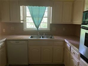 Building Photo - 1009 Hidden Hollow Dr