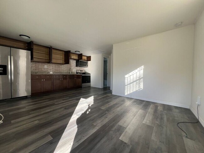 Building Photo - 9318 Grandfield-A