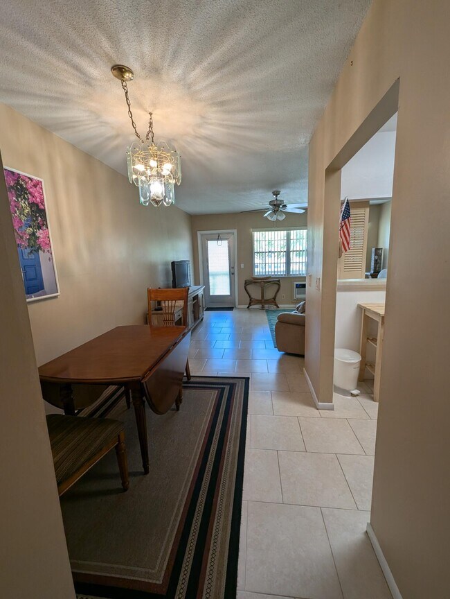 Building Photo - 190 Easthampton H