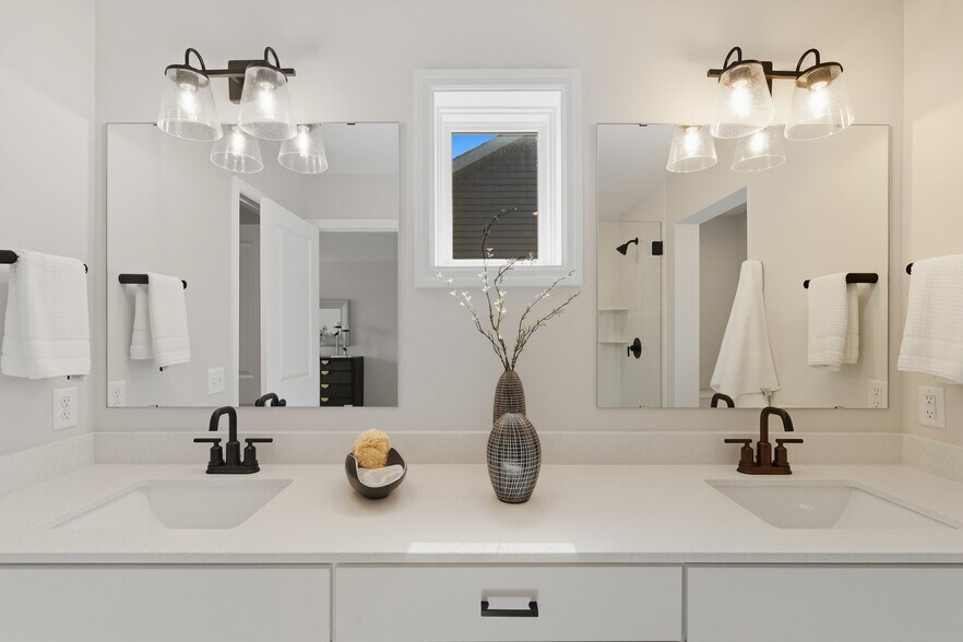 Building Photo - 3468 Knightsbridge Trl N