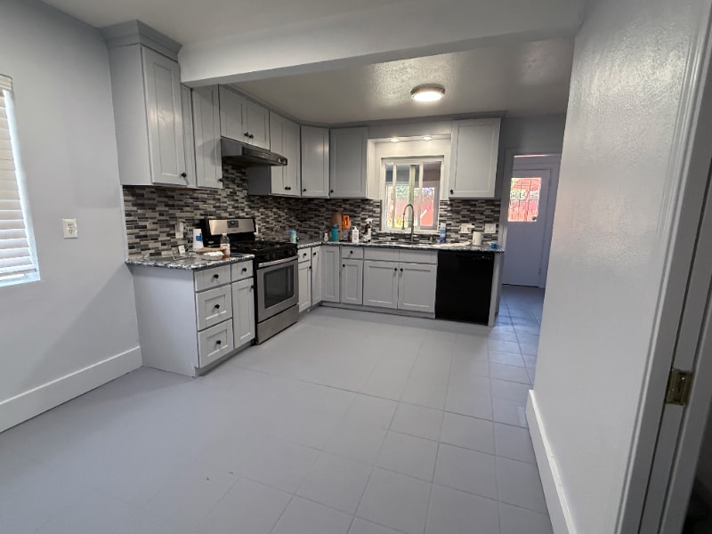 Building Photo - 4630 Melrose Ave