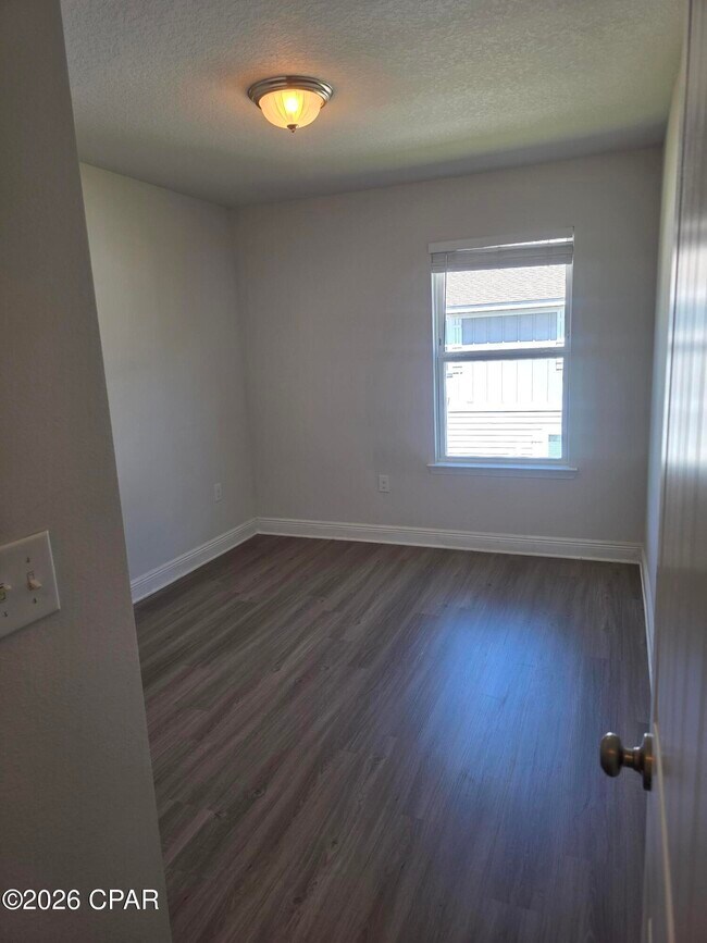 Building Photo - 106 Cascade Ln