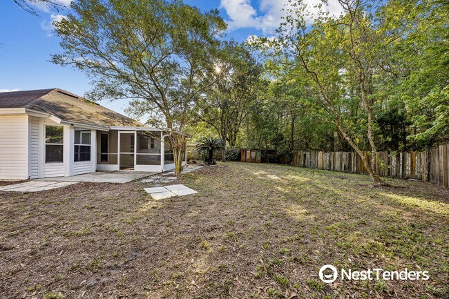 Building Photo - Great Location Near St. Johns Town Center!