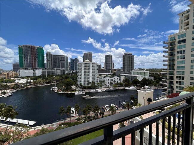 Building Photo - 610 W Las Olas Blvd