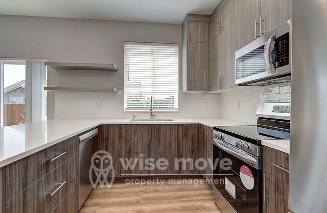 Building Photo - Modern Multi-Gen Living- Brand New