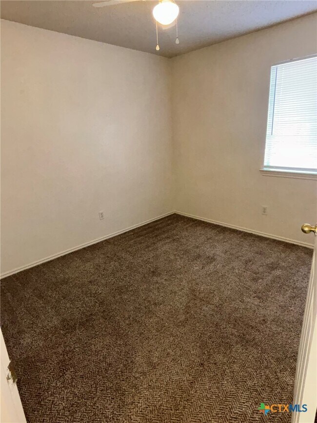 Building Photo - 2205 Garrett Dr