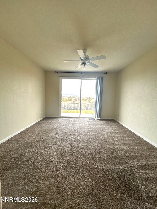 Building Photo - 3084 10 Mile Dr