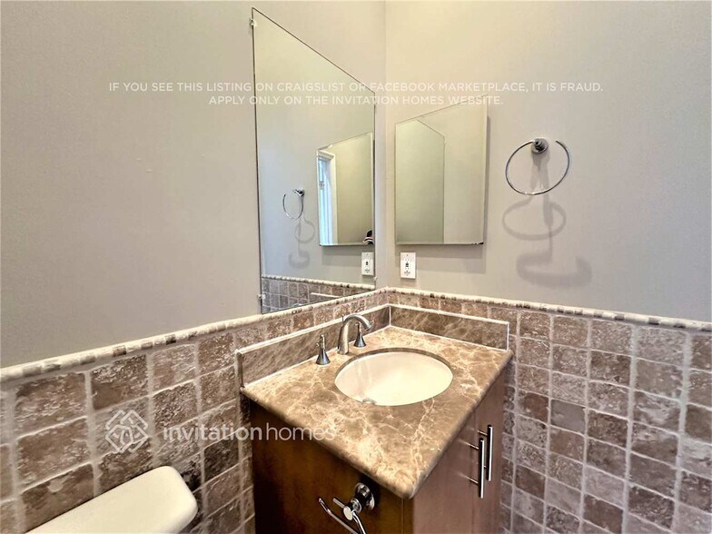 Building Photo - 8165 Madison Lakes Cir S