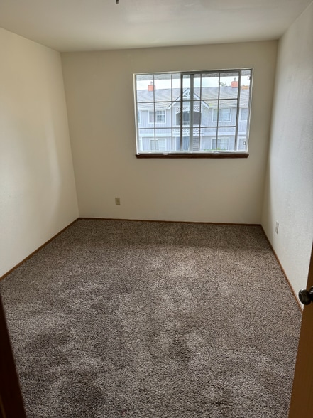 Building Photo - 150 SE Barrington Dr