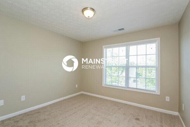 Building Photo - 2216 Swan Lake Ct
