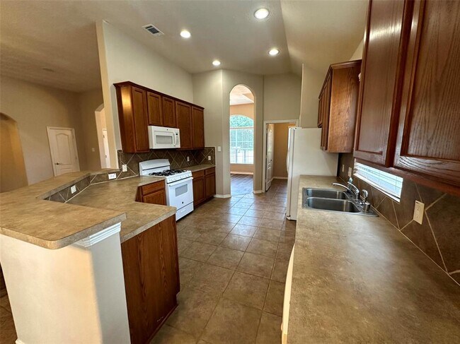 Building Photo - 2047 Lulach Ln