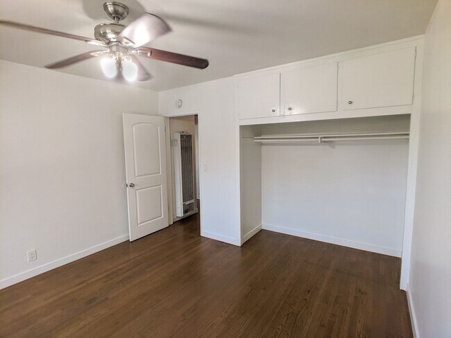 Building Photo - 3554 Brenton Ave