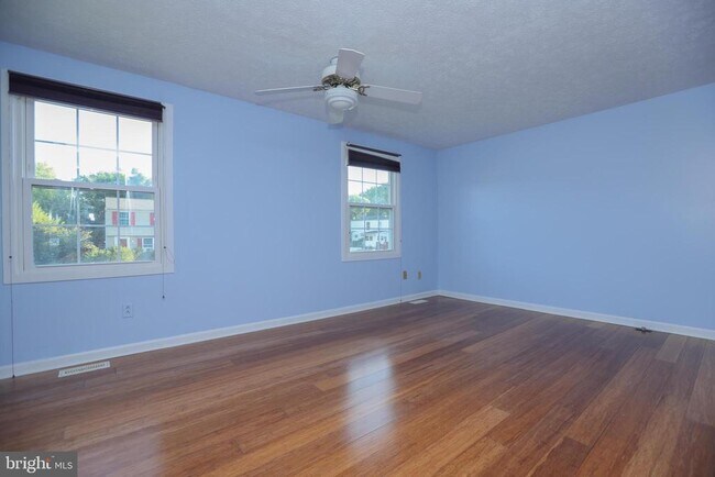 Building Photo - 4328 Hallfield Manor Dr