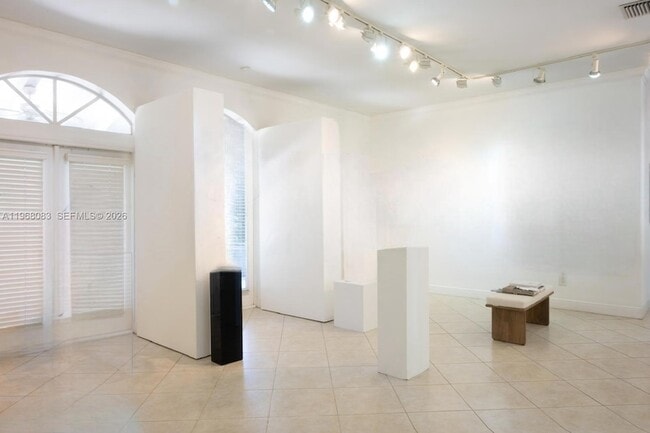 Building Photo - 5253 NW 94th Doral Pl