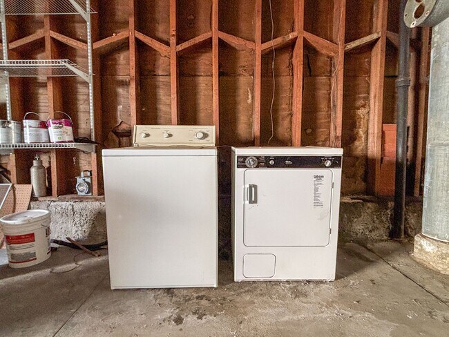 Building Photo - 1427-1429 Taraval St