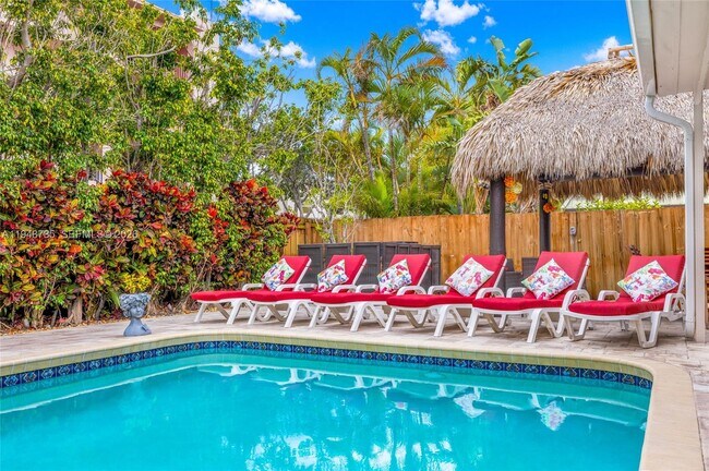 Building Photo - 1960 Coral Reef Dr