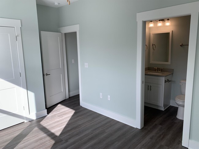 Building Photo - 119 N Sand Palm Rd