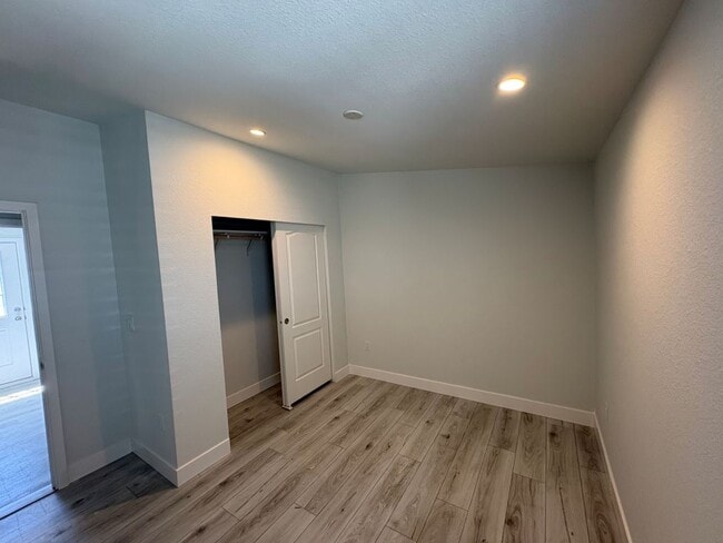 Building Photo - 20683 Waalew Rd