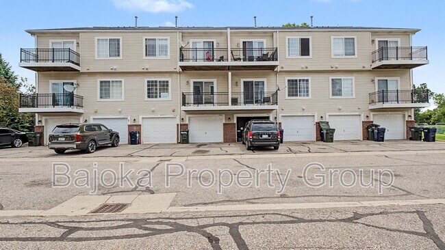 Building Photo - 43018 Burlington Dr