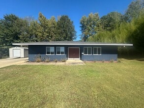 Building Photo - 3 Bedroom, 2 Bath Home in Golden Springs