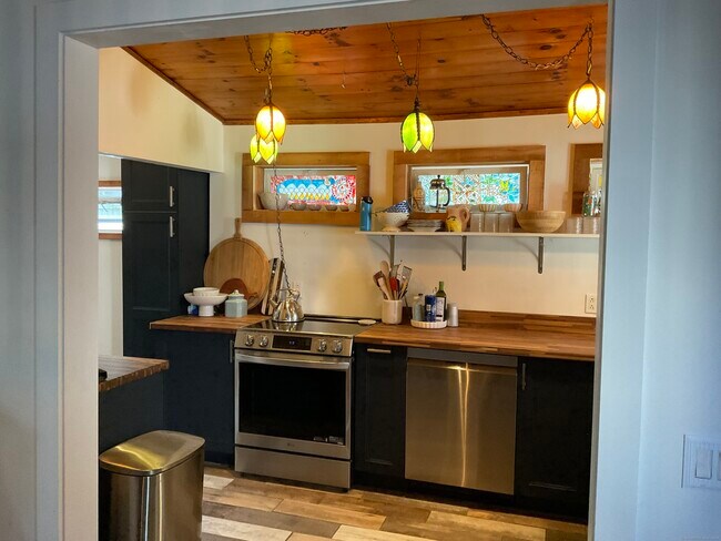 Building Photo - 14 High St