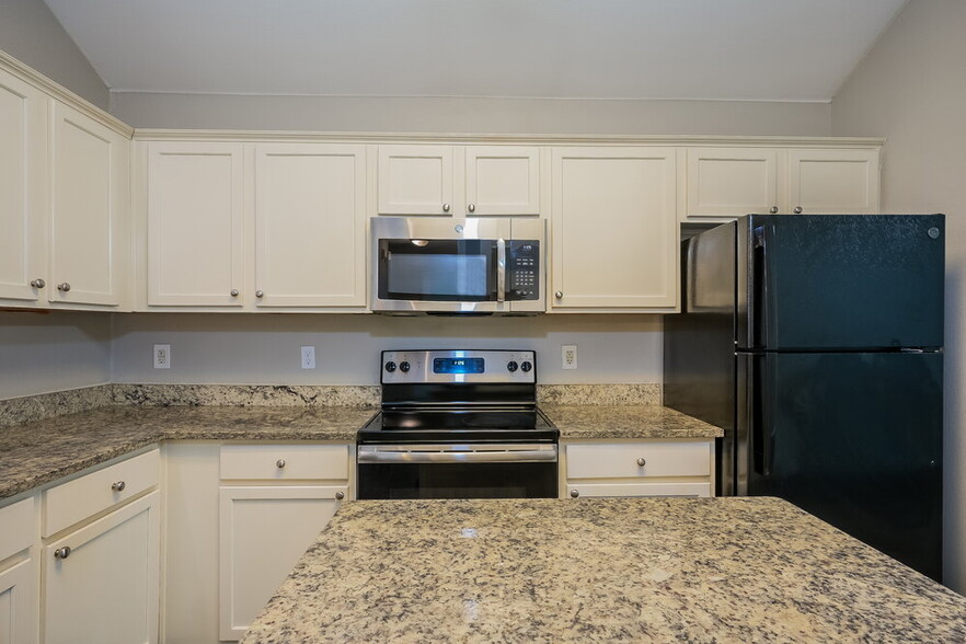 Building Photo - 2522 Esquire Dr