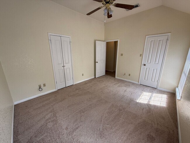 Building Photo - 1815 Diana Ln