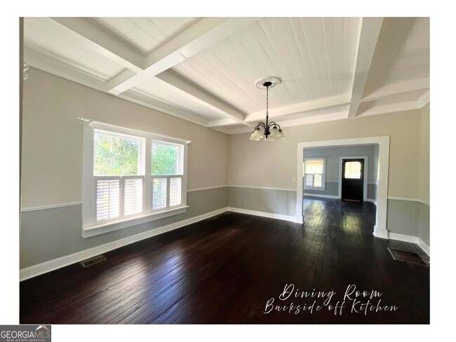 Building Photo - 208 Bartlett St